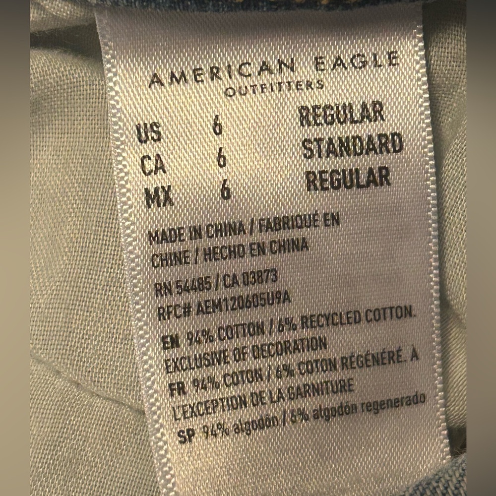 American Eagle Outfitters Mom Straight Leg Jeans - Picture 6 of 6
